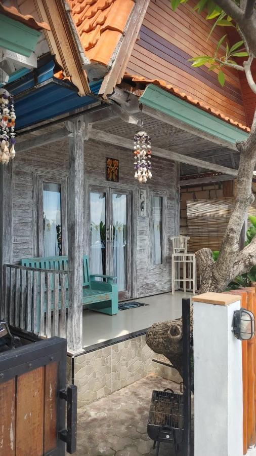 Sarinah Beach - Bistro & Bungalow Batununggul Exterior photo